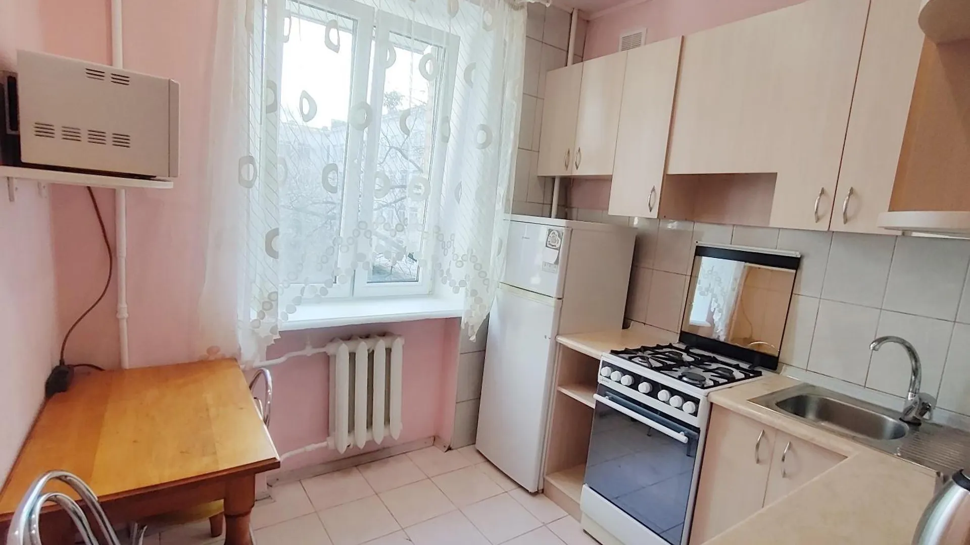 Apartment On Peremogy Square Kyiv